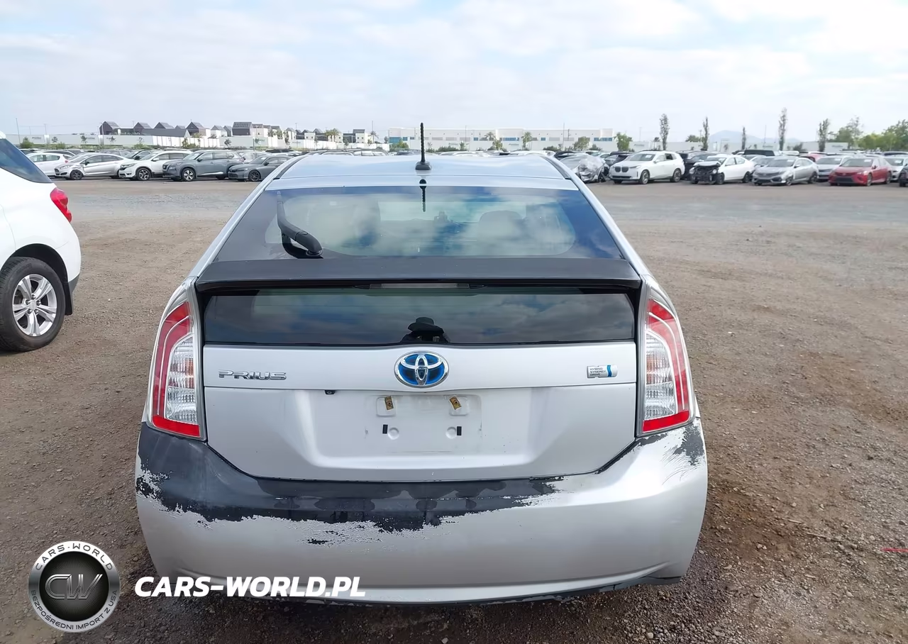 2015 Toyota Prius Three VIN:JTDKN3DU8F0395773 - 16