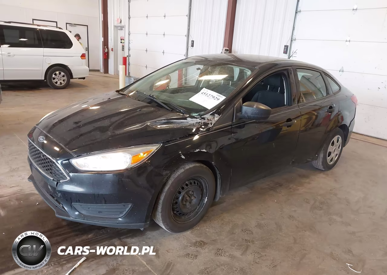 2018 Ford Focus S VIN:1FADP3E28JL268647 - 2