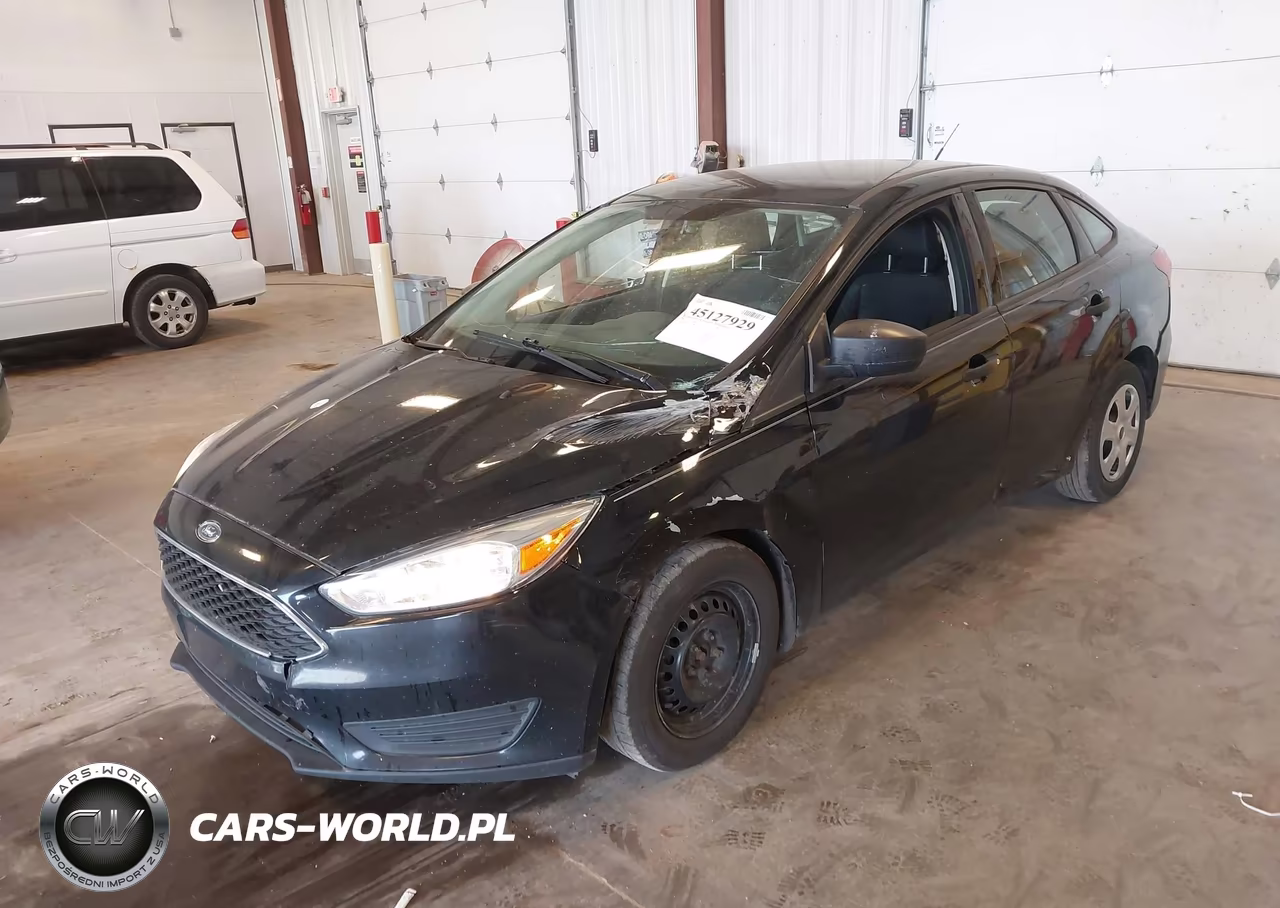 2018 Ford Focus S VIN:1FADP3E28JL268647 - 6