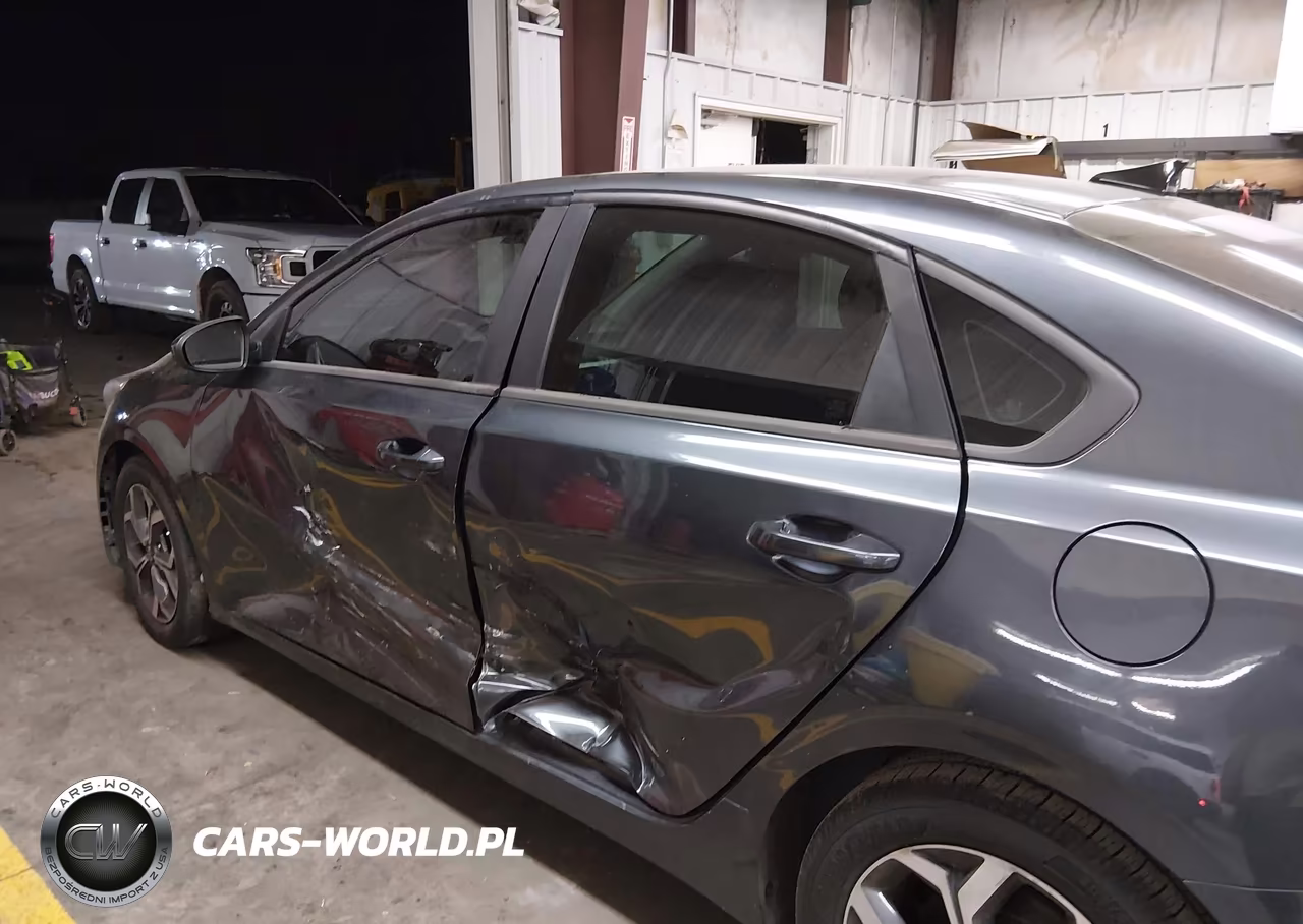 2020 Kia Forte Lxs VIN:3KPF24AD7LE157906 - 6