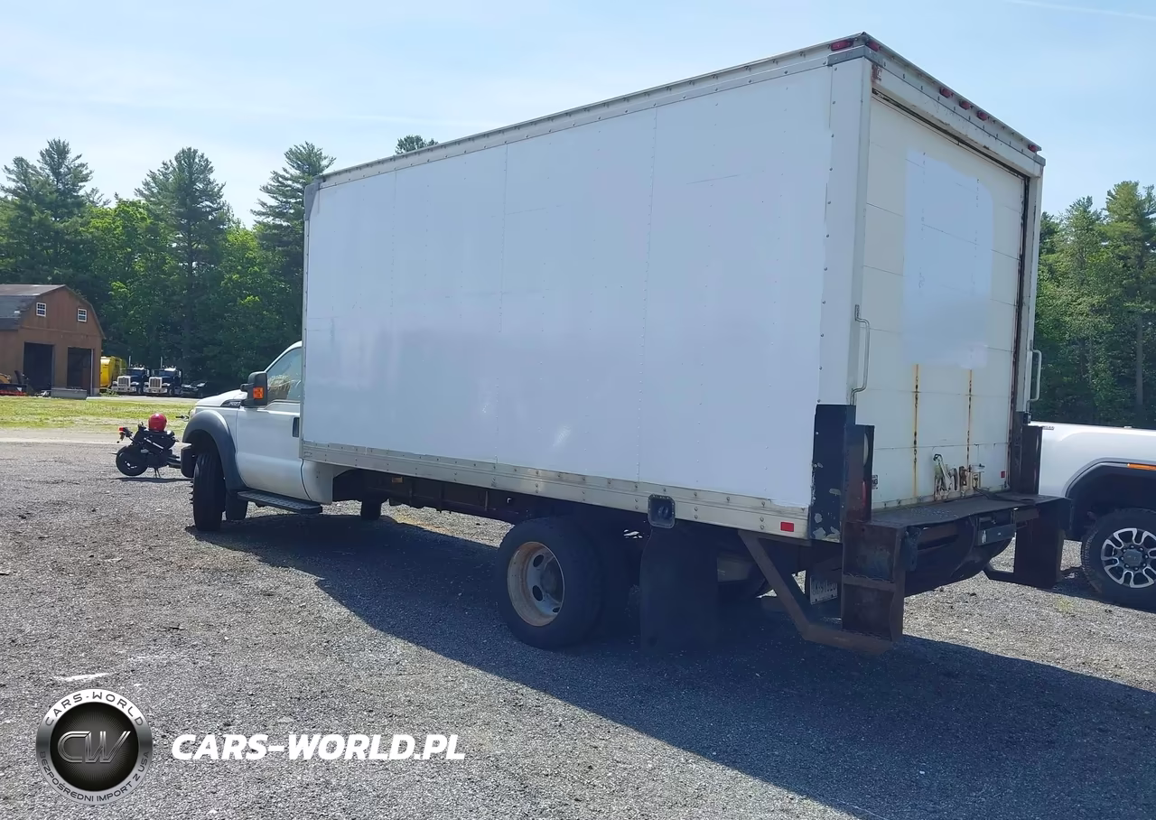 2013 Ford F-550 Chassis Xl VIN:1FDUF5GY8DEA40694 - 3