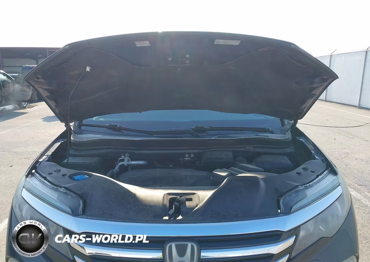 2018 Honda Pilot Touring VIN:5FNYF6H93JB048280 - 10