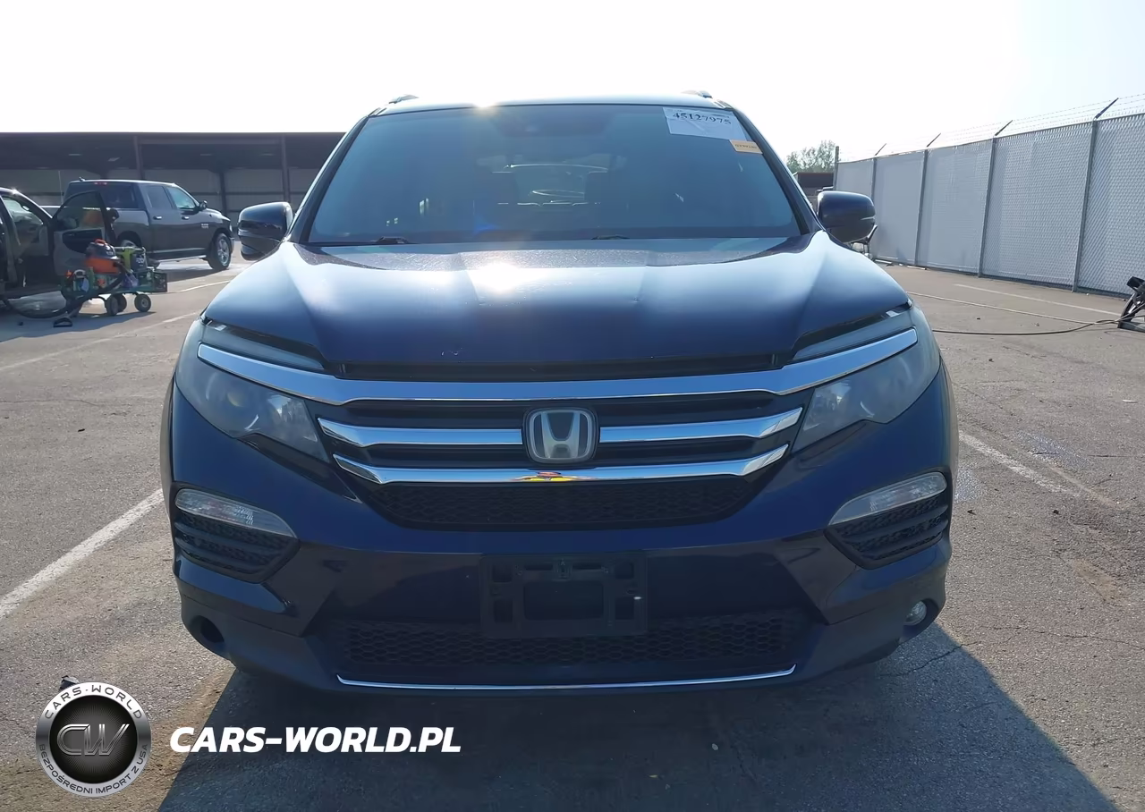 2018 Honda Pilot Touring VIN:5FNYF6H93JB048280 - 12
