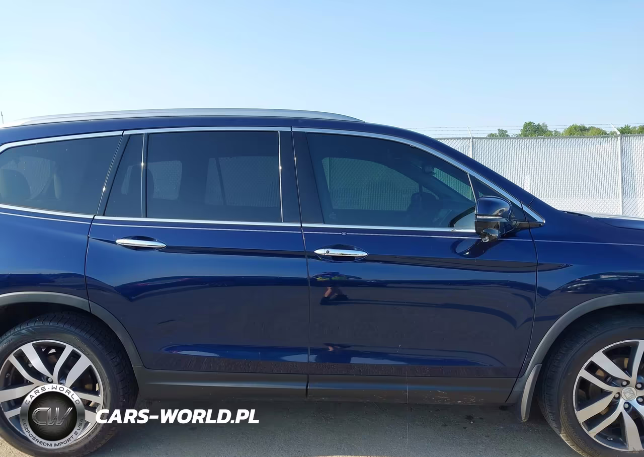 2018 Honda Pilot Touring VIN:5FNYF6H93JB048280 - 13