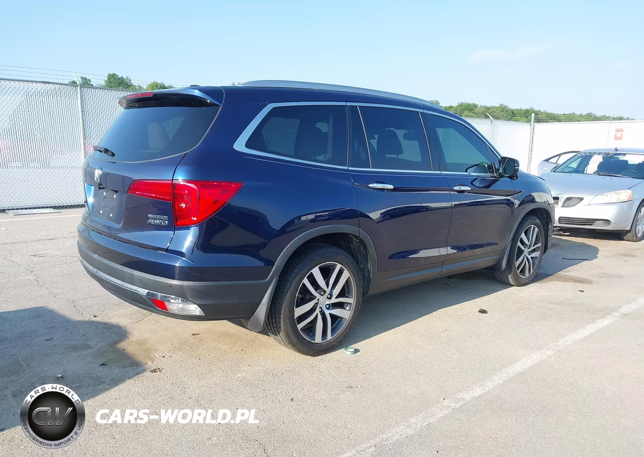 2018 Honda Pilot Touring VIN:5FNYF6H93JB048280 - 4