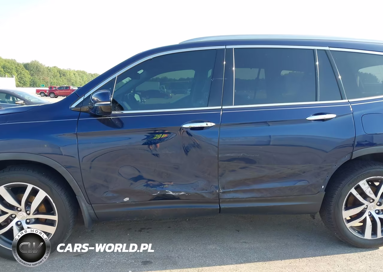 2018 Honda Pilot Touring VIN:5FNYF6H93JB048280 - 6