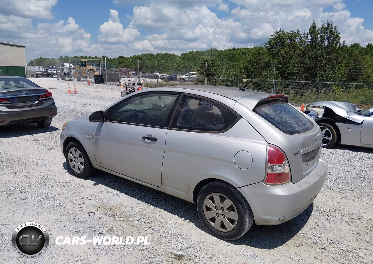 2008 Hyundai Accent Gs VIN:KMHCM36C28U093463 - 3