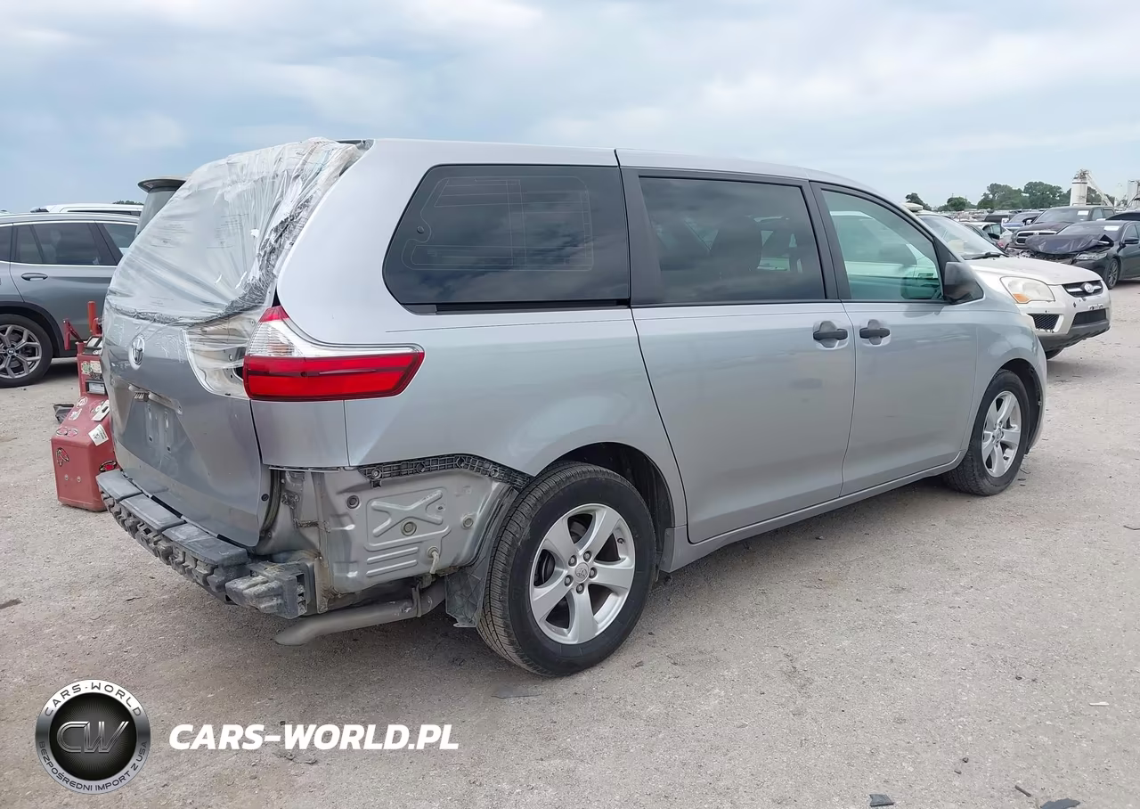 2017 Toyota Sienna L 7 Passenger VIN:5TDZZ3DC9HS898304 - 4