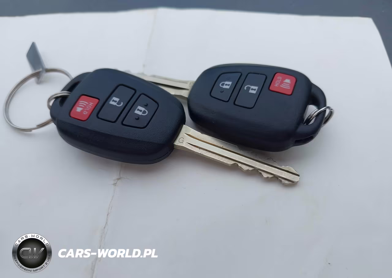 2012 Toyota Prius C Two VIN:JTDKDTB30C1516511 - 11