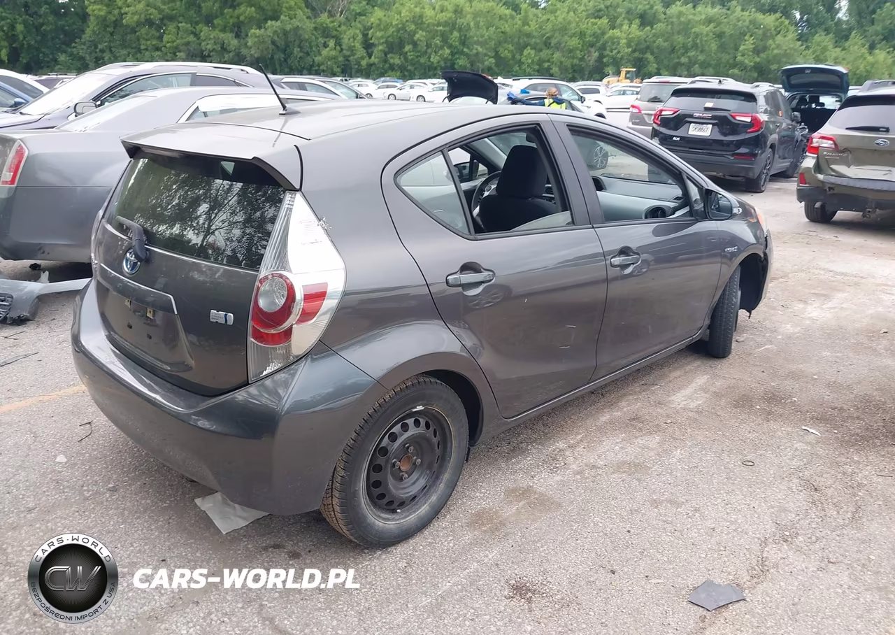 2012 Toyota Prius C Two VIN:JTDKDTB30C1516511 - 4