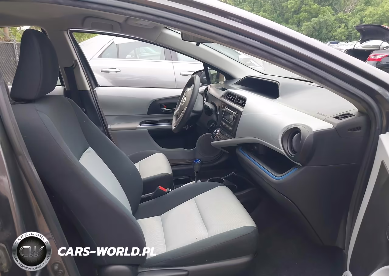 2012 Toyota Prius C Two VIN:JTDKDTB30C1516511 - 5