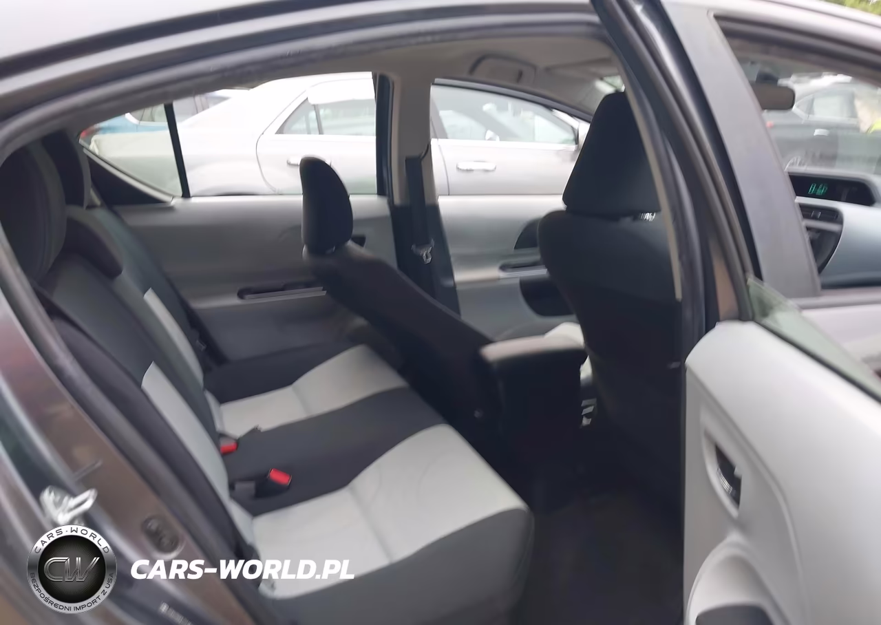 2012 Toyota Prius C Two VIN:JTDKDTB30C1516511 - 8