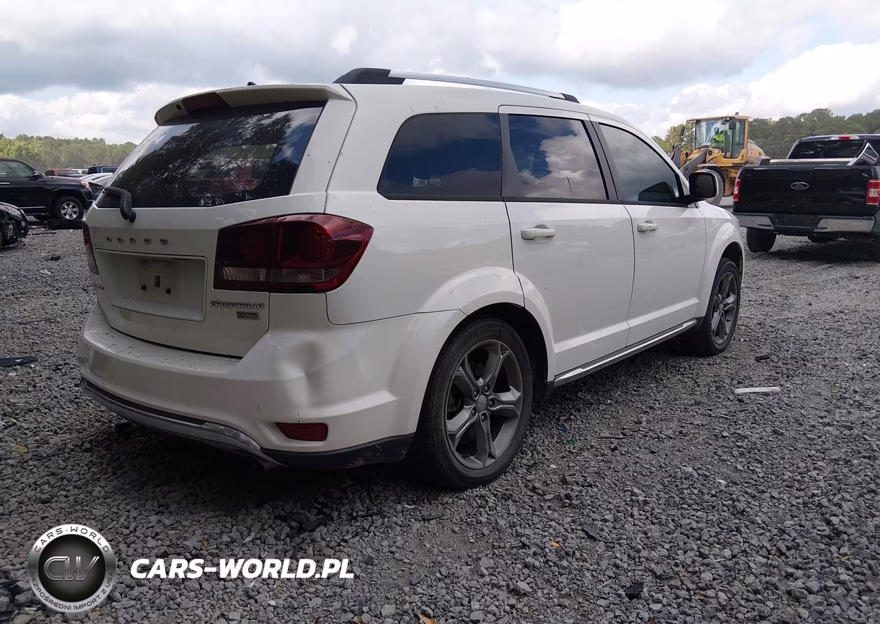2017 Dodge Journey Crossroad Plus VIN:3C4PDCGG5HT576253 - 4