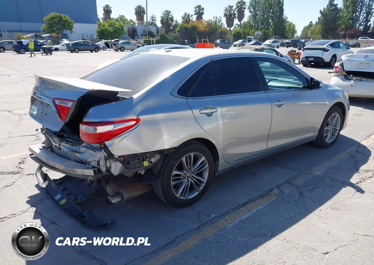 2017 Toyota Camry Se VIN:4T1BF1FK6HU365370 - 4
