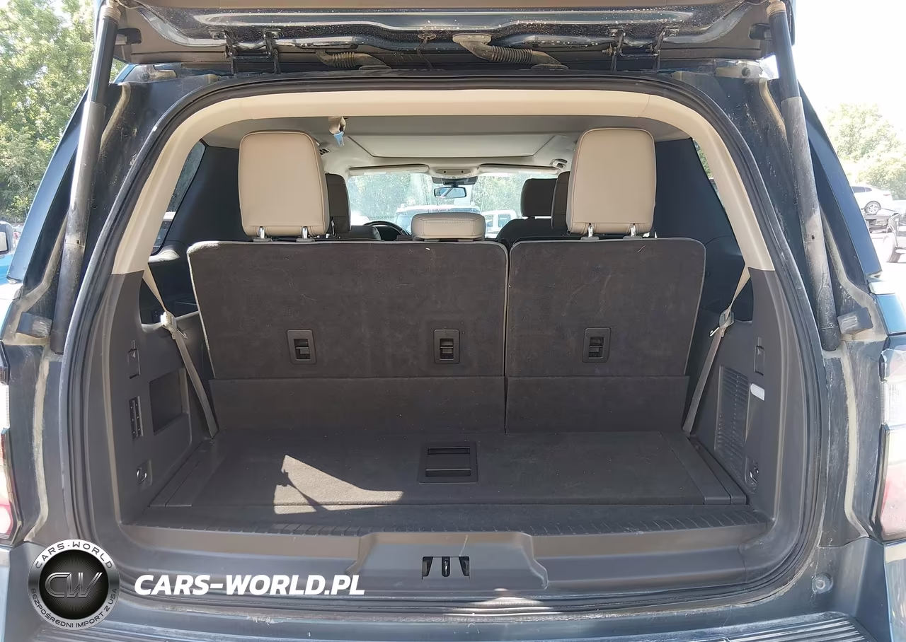 2019 Ford Expedition Limited VIN:1FMJU2ATXKEA32873 - 17