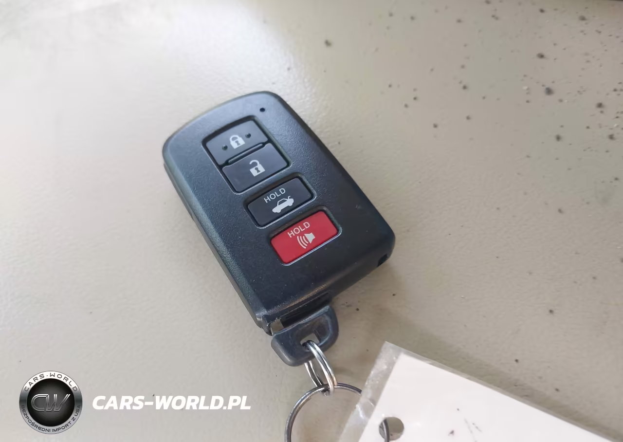 2015 Toyota Camry Hybrid Le VIN:4T1BD1FK1FU155939 - 11