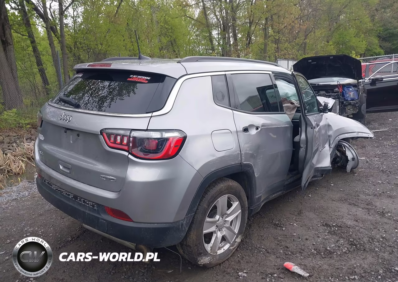 2022 Jeep Compass Latitude 4X4 VIN:3C4NJDBB3NT131555 - 4