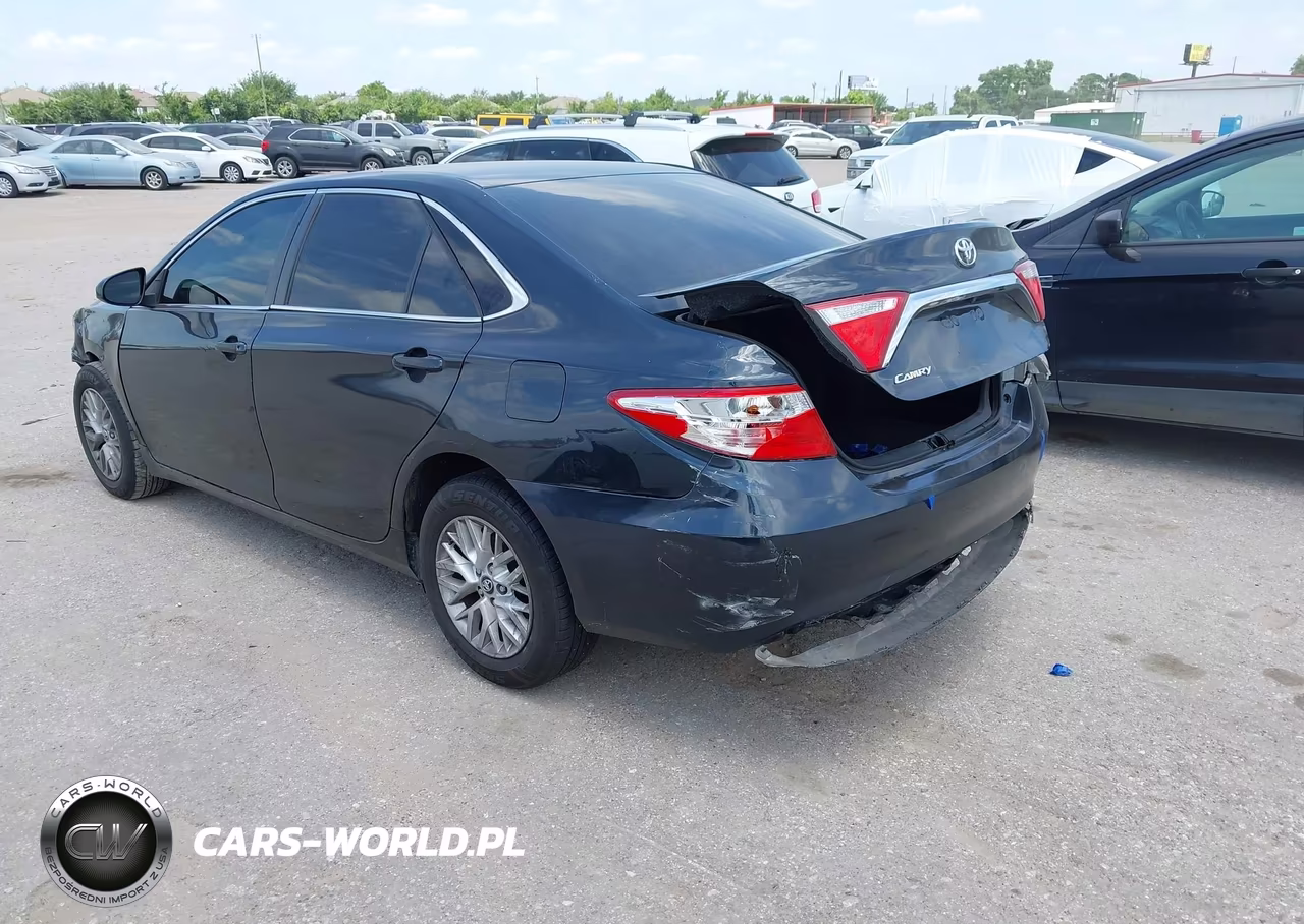 2017 Toyota Camry Le VIN:4T1BF1FK7HU382744 - 3