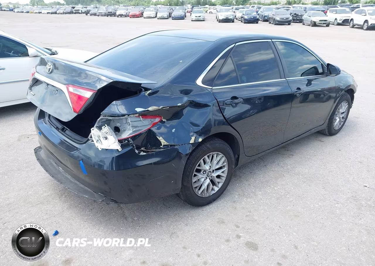 2017 Toyota Camry Le VIN:4T1BF1FK7HU382744 - 4