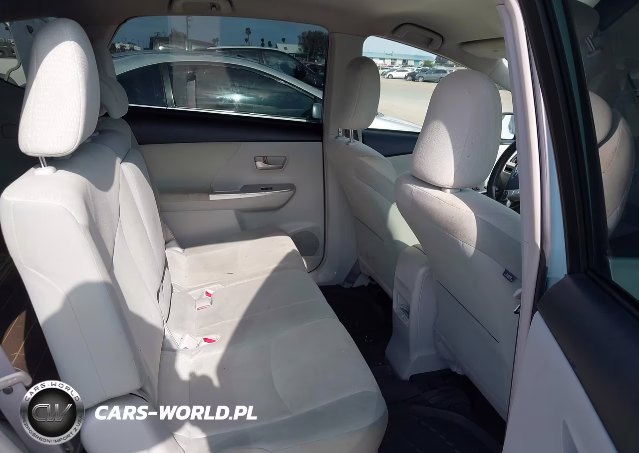 2014 Toyota Prius V Five-Three-Two VIN:JTDZN3EU1EJ001634 - 8