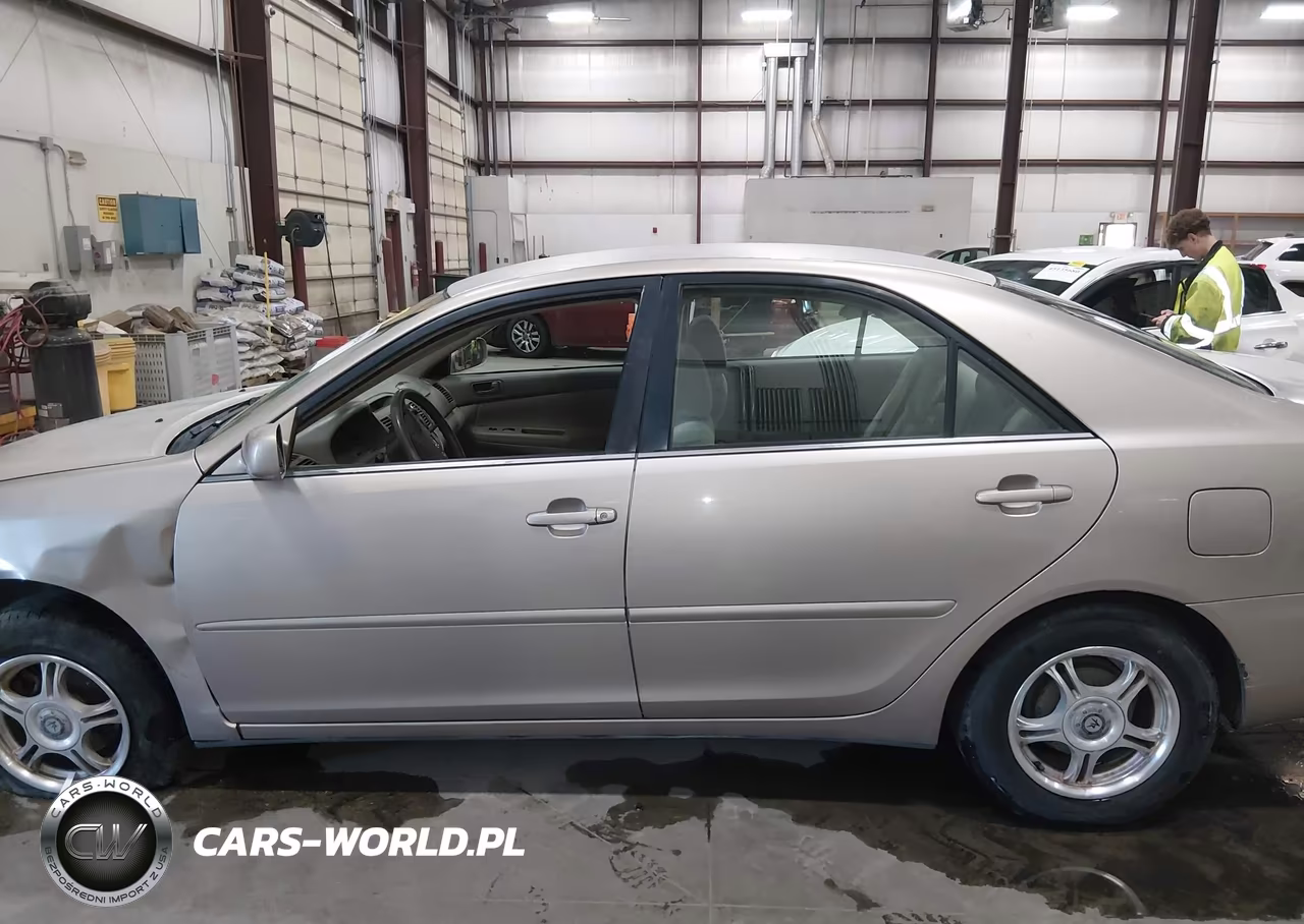 2002 Toyota Camry Le VIN:4T1BE32K92U639592 - 15