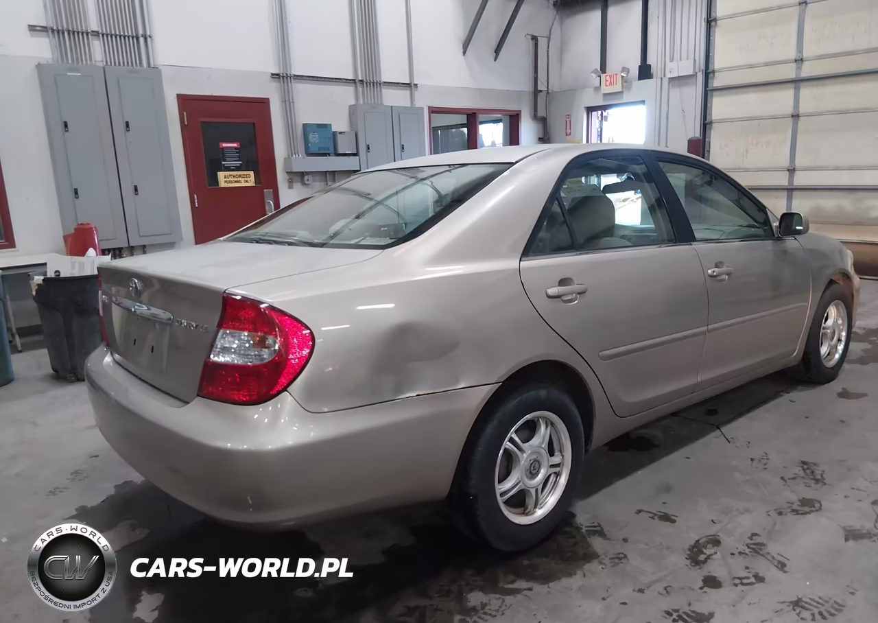 2002 Toyota Camry Le VIN:4T1BE32K92U639592 - 4