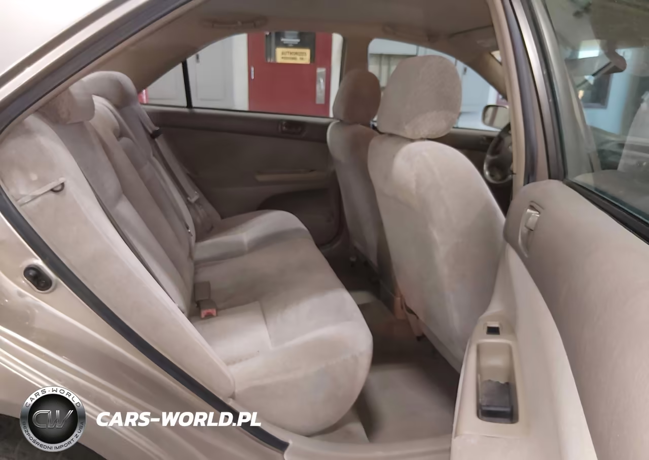 2002 Toyota Camry Le VIN:4T1BE32K92U639592 - 8