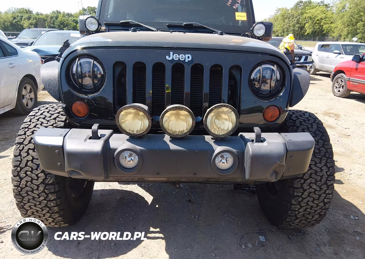2012 Jeep Wrangler Unlimited Sahara VIN:1C4BJWEG3CL253251 - 13
