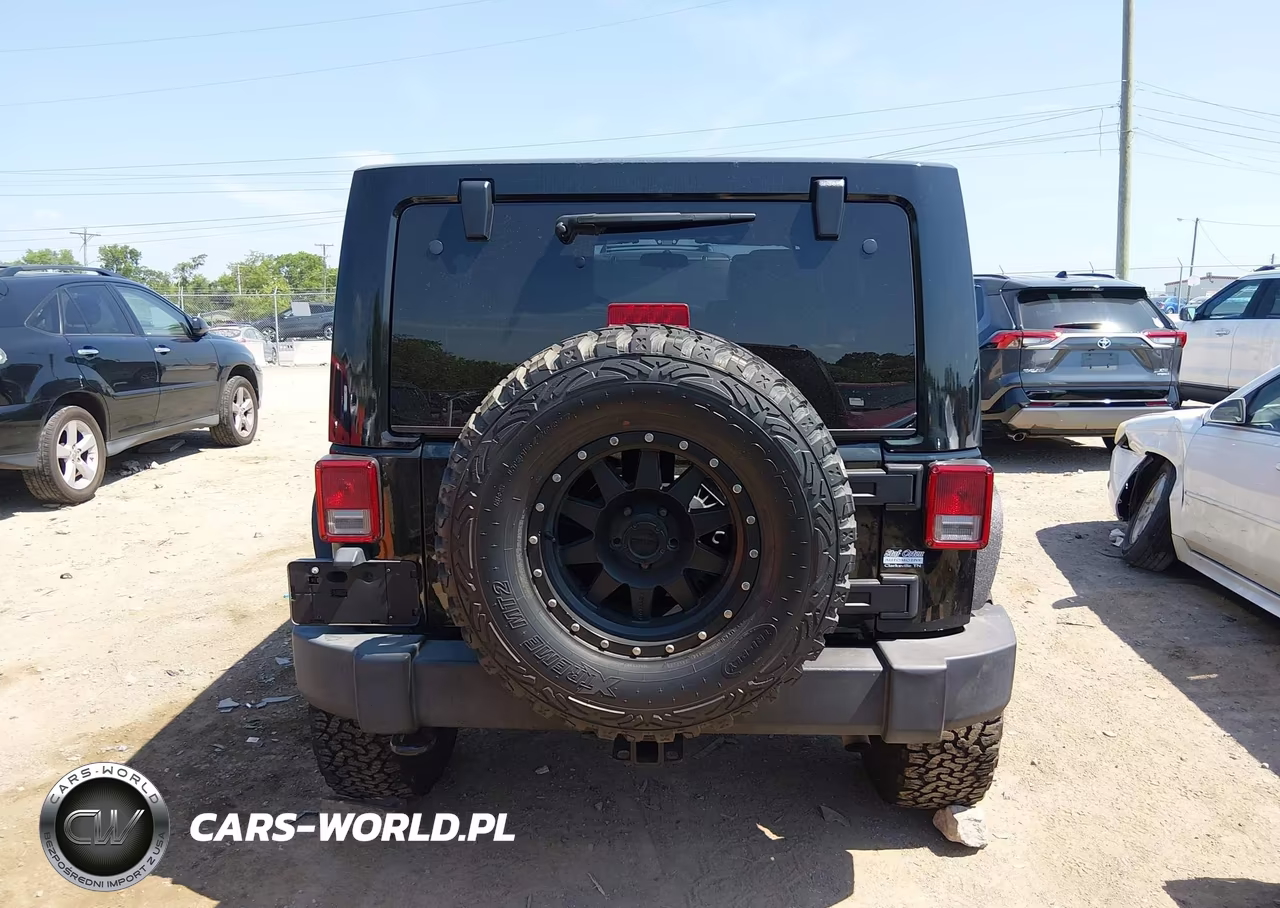 2012 Jeep Wrangler Unlimited Sahara VIN:1C4BJWEG3CL253251 - 17