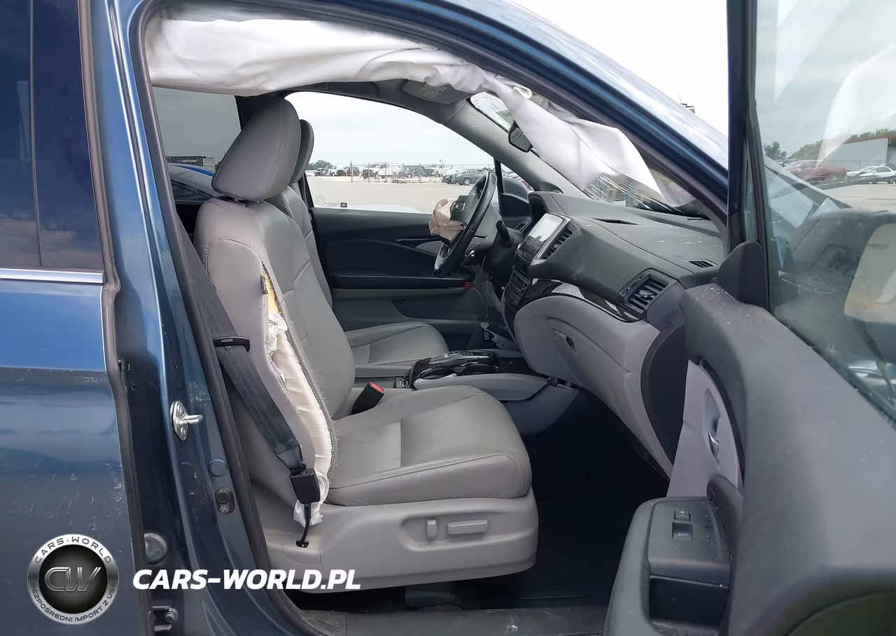 2017 Honda Pilot Touring VIN:5FNYF6H96HB071675 - 5