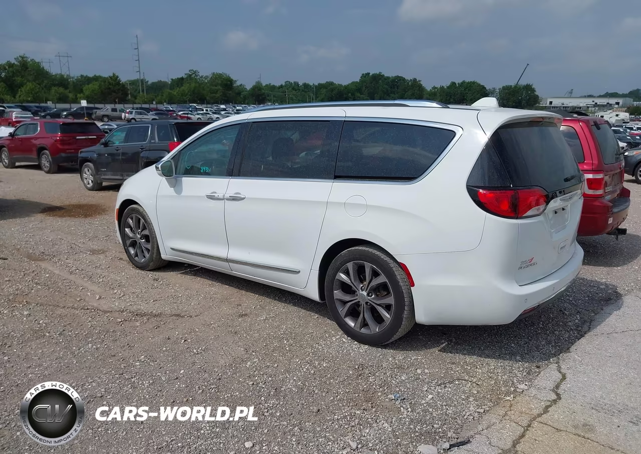 2018 Chrysler Pacifica Limited VIN:2C4RC1GGXJR311529 - 3