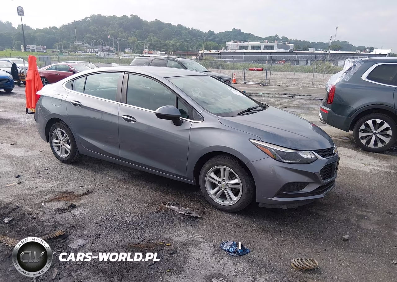 2018 Chevrolet Cruze Lt Auto – zdjęcie 1 z 19