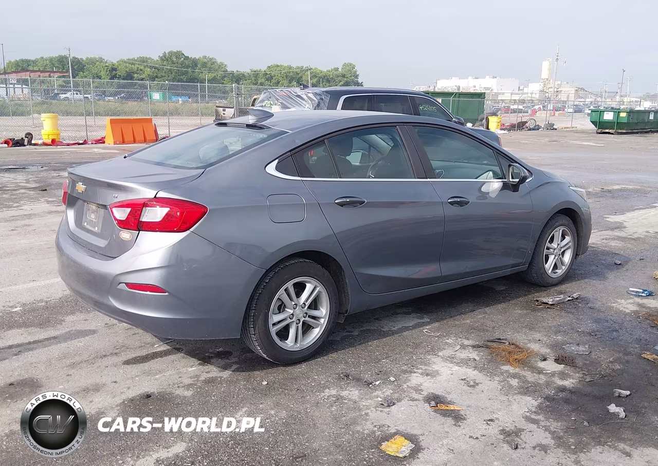 2018 Chevrolet Cruze Lt Auto VIN:1G1BE5SM4J7188773 - 4