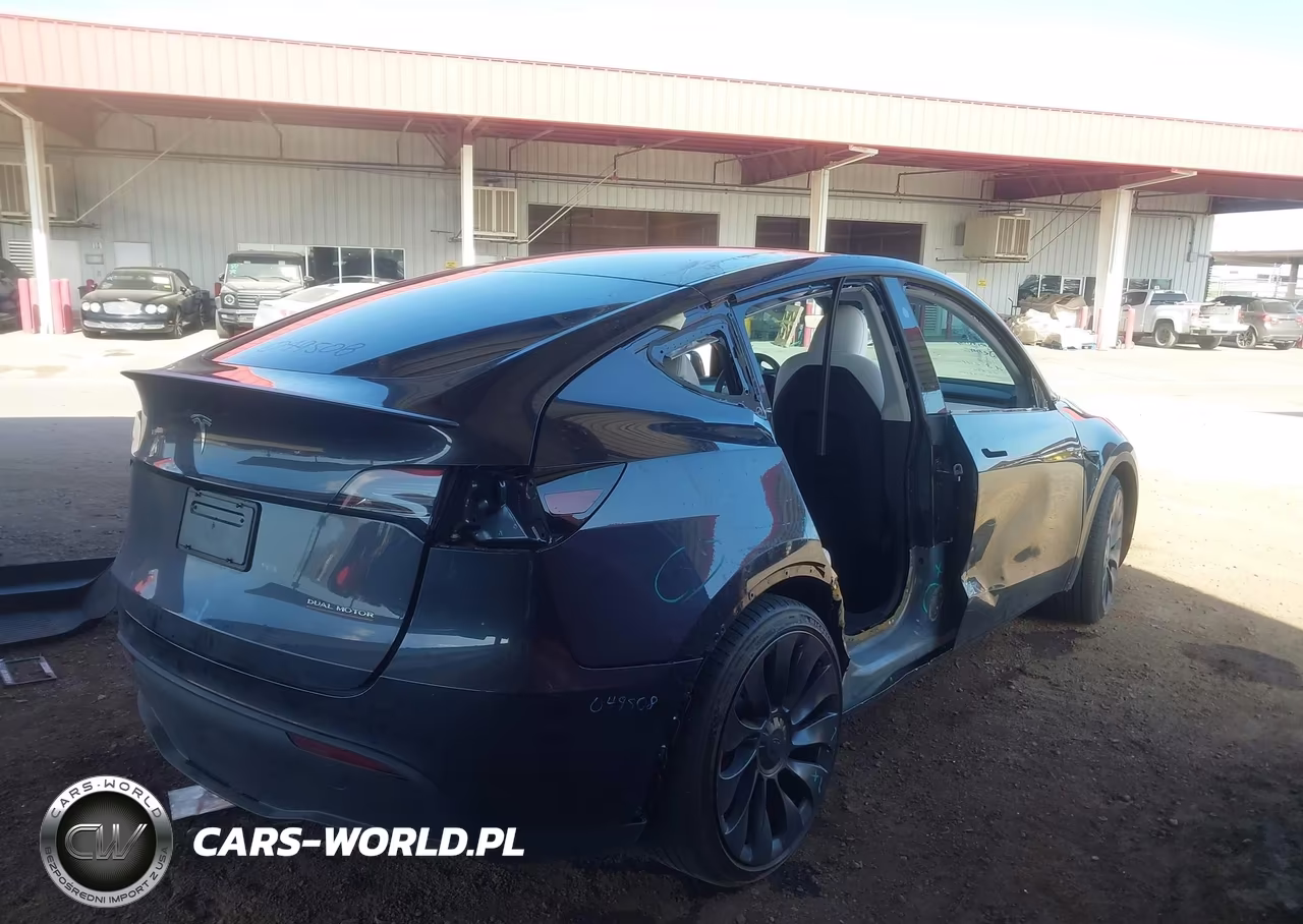 2024 Tesla Model Y Performance Dual Motor All-Wheel Drive VIN:7SAYGDEF9RF049508 - 4