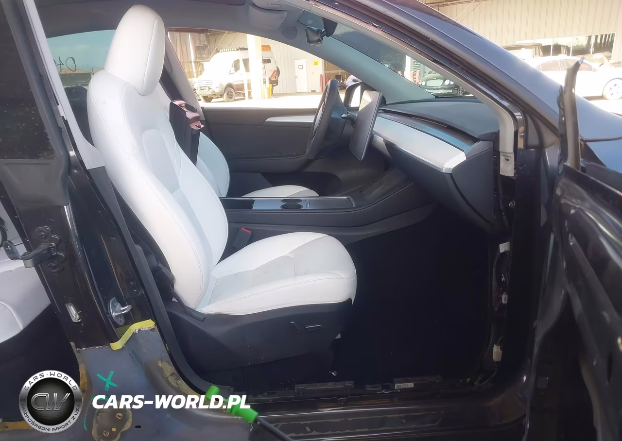 2024 Tesla Model Y Performance Dual Motor All-Wheel Drive VIN:7SAYGDEF9RF049508 - 5