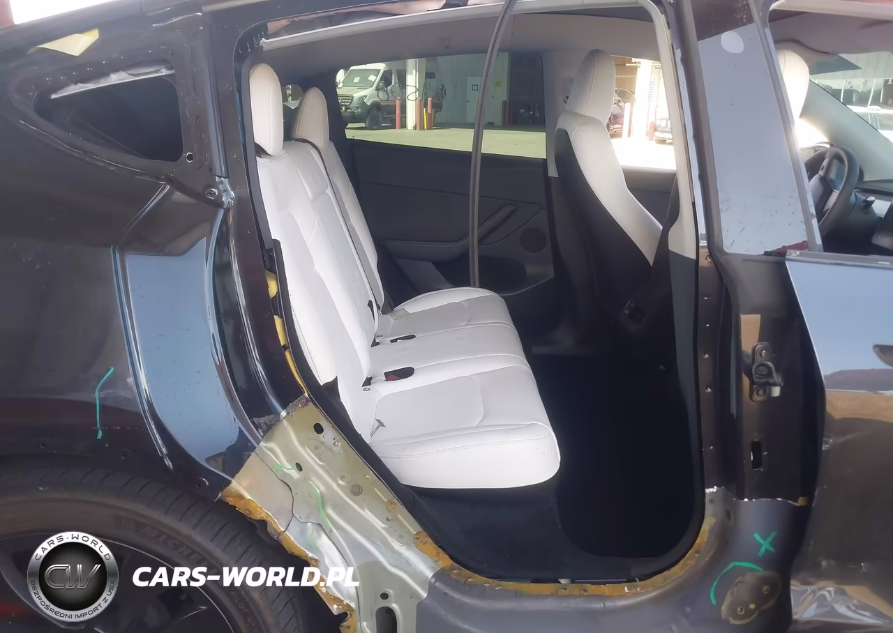 2024 Tesla Model Y Performance Dual Motor All-Wheel Drive VIN:7SAYGDEF9RF049508 - 8