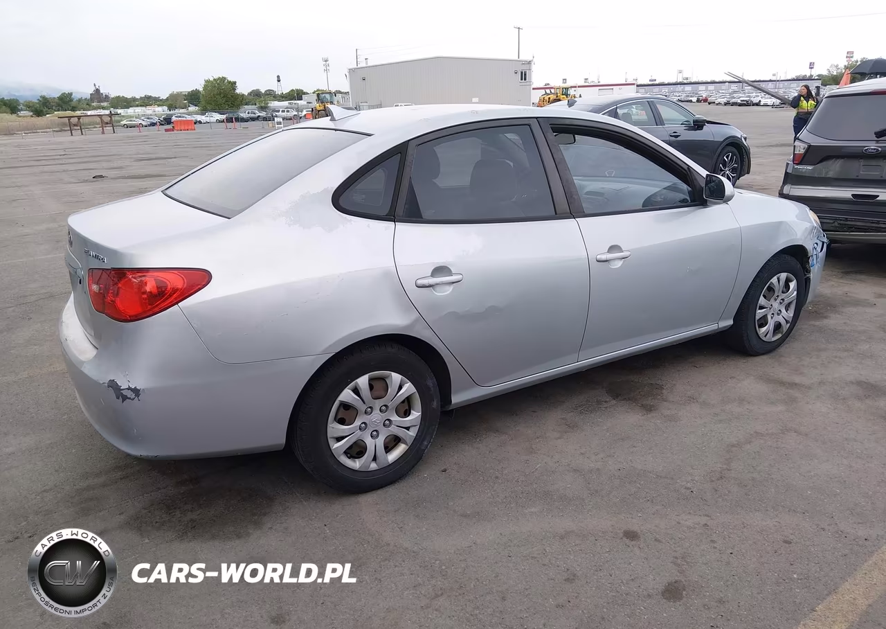 2010 Hyundai Elantra Gls VIN:KMHDU4AD1AU970962 - 4