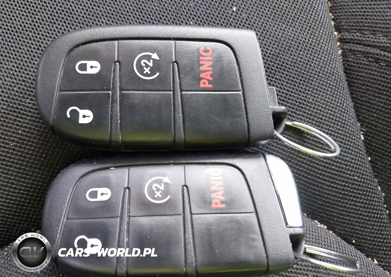 2020 Jeep Renegade Latitude 4X4 VIN:ZACNJBBB2LPL83562 - 11