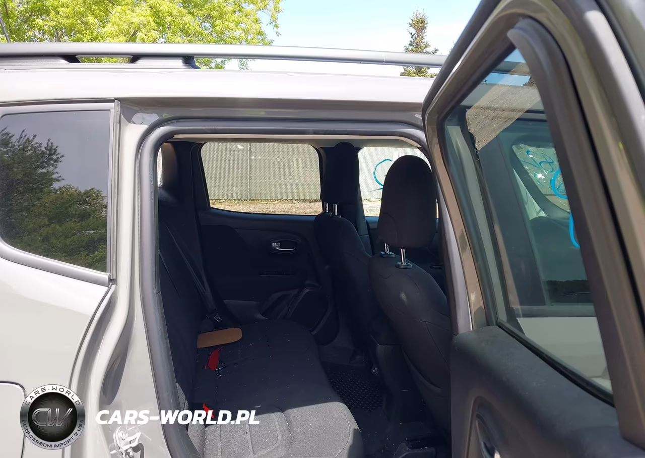2020 Jeep Renegade Latitude 4X4 VIN:ZACNJBBB2LPL83562 - 8