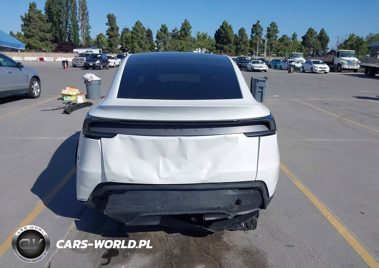 2026 Tesla Model Y VIN:7SAYGDEDXTF425171 - 15