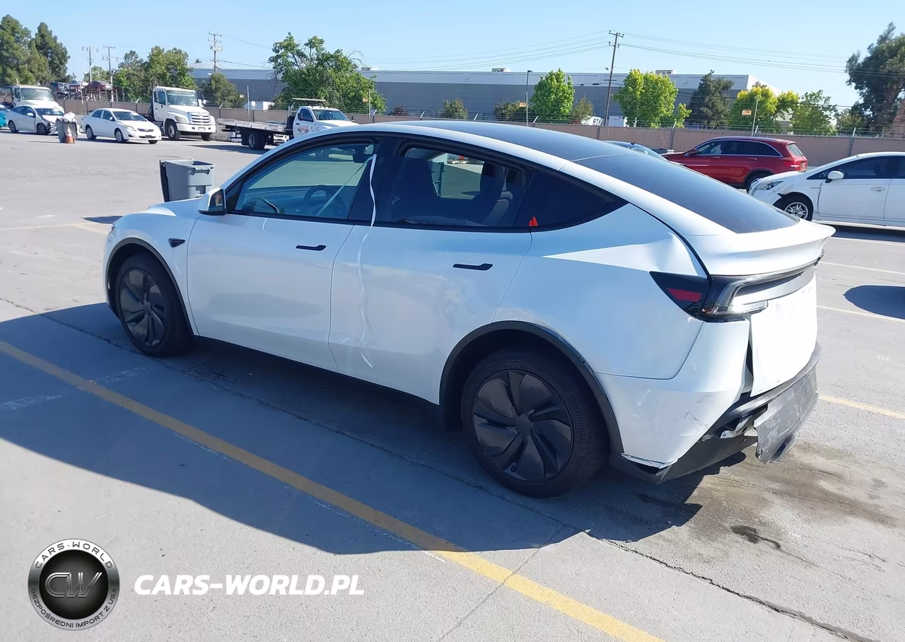 2026 Tesla Model Y VIN:7SAYGDEDXTF425171 - 3