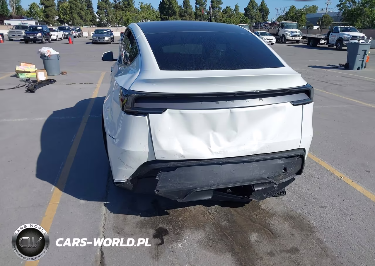 2026 Tesla Model Y VIN:7SAYGDEDXTF425171 - 6