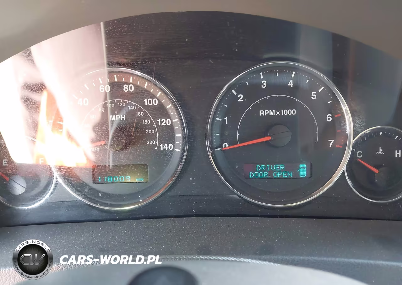 2007 Jeep Grand Cherokee Laredo VIN:1J8HS48P87C635474 - 7
