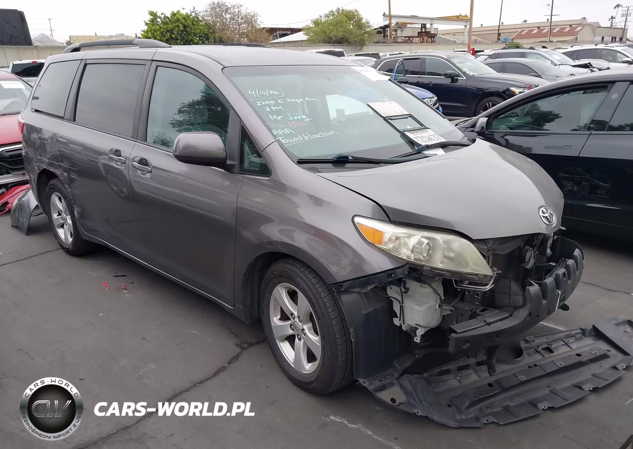 2017 Toyota Sienna Le 8 Passenger – zdjęcie 1 z 22