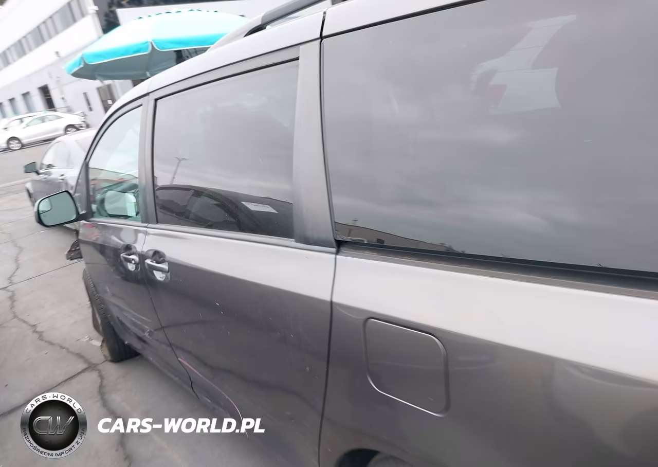2017 Toyota Sienna Le 8 Passenger VIN:5TDKZ3DC7HS819701 - 15