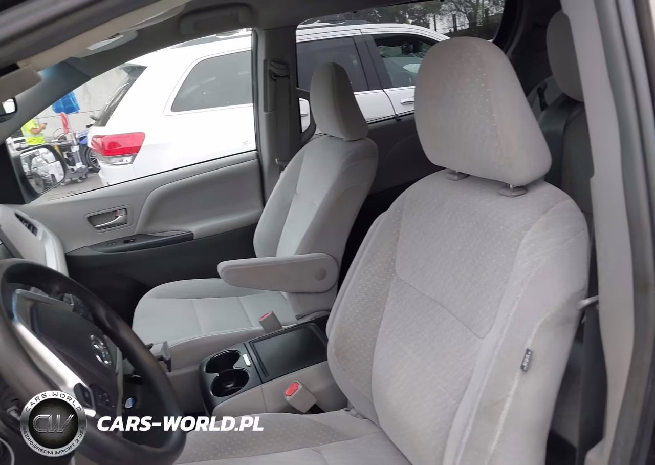 2017 Toyota Sienna Le 8 Passenger VIN:5TDKZ3DC7HS819701 - 19