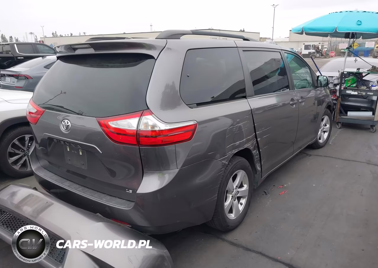 2017 Toyota Sienna Le 8 Passenger VIN:5TDKZ3DC7HS819701 - 4
