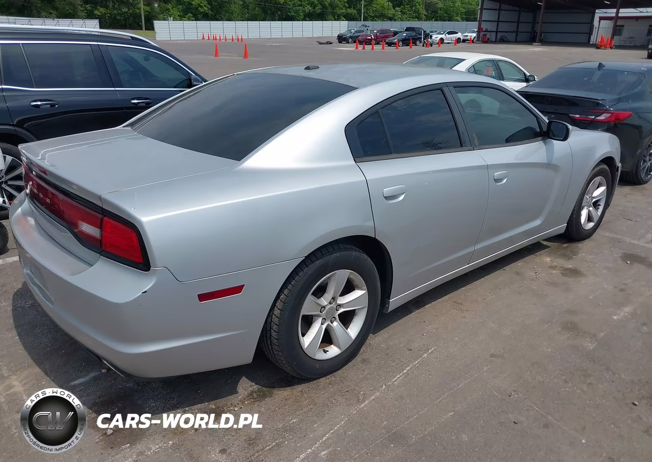 2011 Dodge Charger VIN:2B3CL3CG4BH614872 - 4