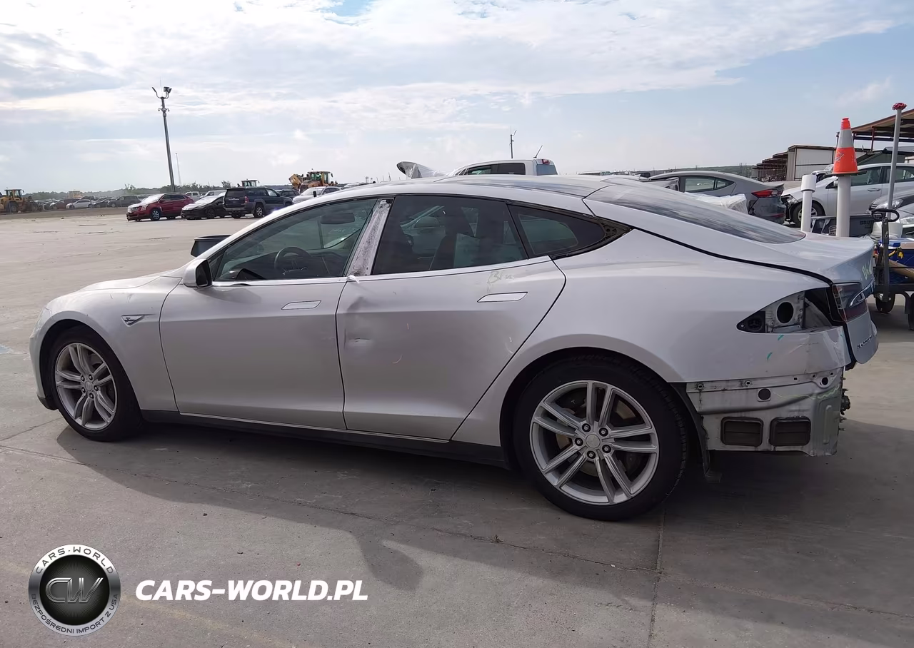 2013 Tesla Model S VIN:5YJSA1CN0DFP17217 - 15