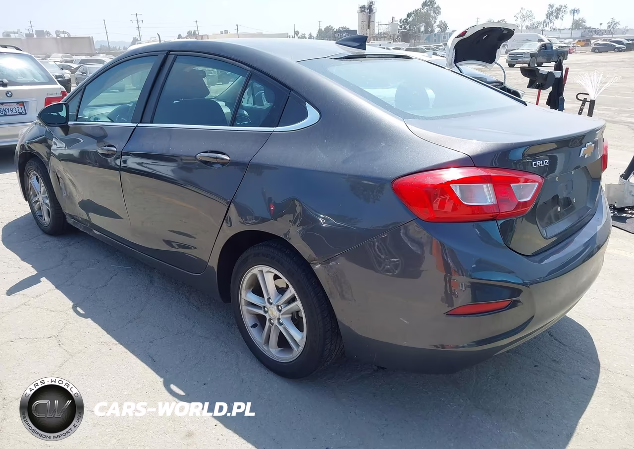 2017 Chevrolet Cruze Lt Auto VIN:1G1BE5SM8H7181173 - 3